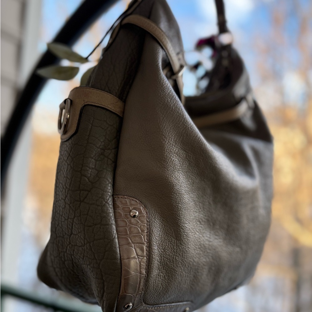 RARE Coach Pinnacle Allie Hobo | 18665 | Pinnacle Collection | 2 Hangtags | EUC - Picture 10 of 16